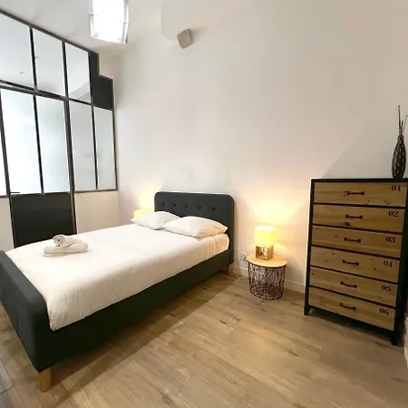 Hyper Centre : Deco Atelier Ou Mezzanine Apartment *