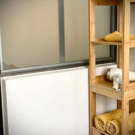 Apartment Hyper Centre : Deco Atelier Ou Mezzanine *