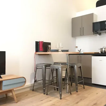 Apartment Hyper Centre : Deco Atelier Ou Mezzanine *